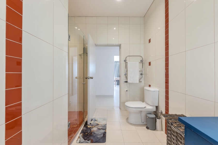 4 Bedroom Property for Sale in Green Point Western Cape